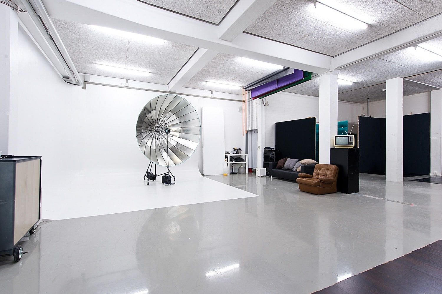 Weisse Hohlkehle im Fotostudio Zürich